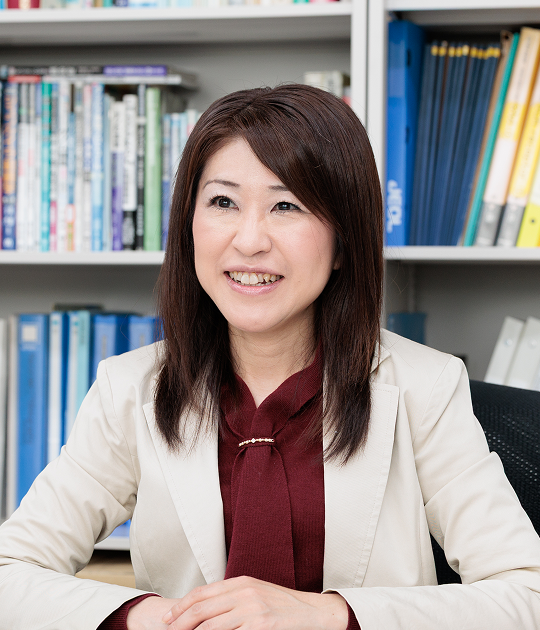 西野 有里　助教 